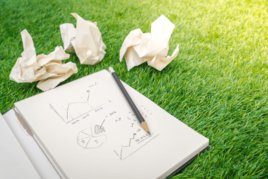 Boek gras omgevingsplan proppen papier