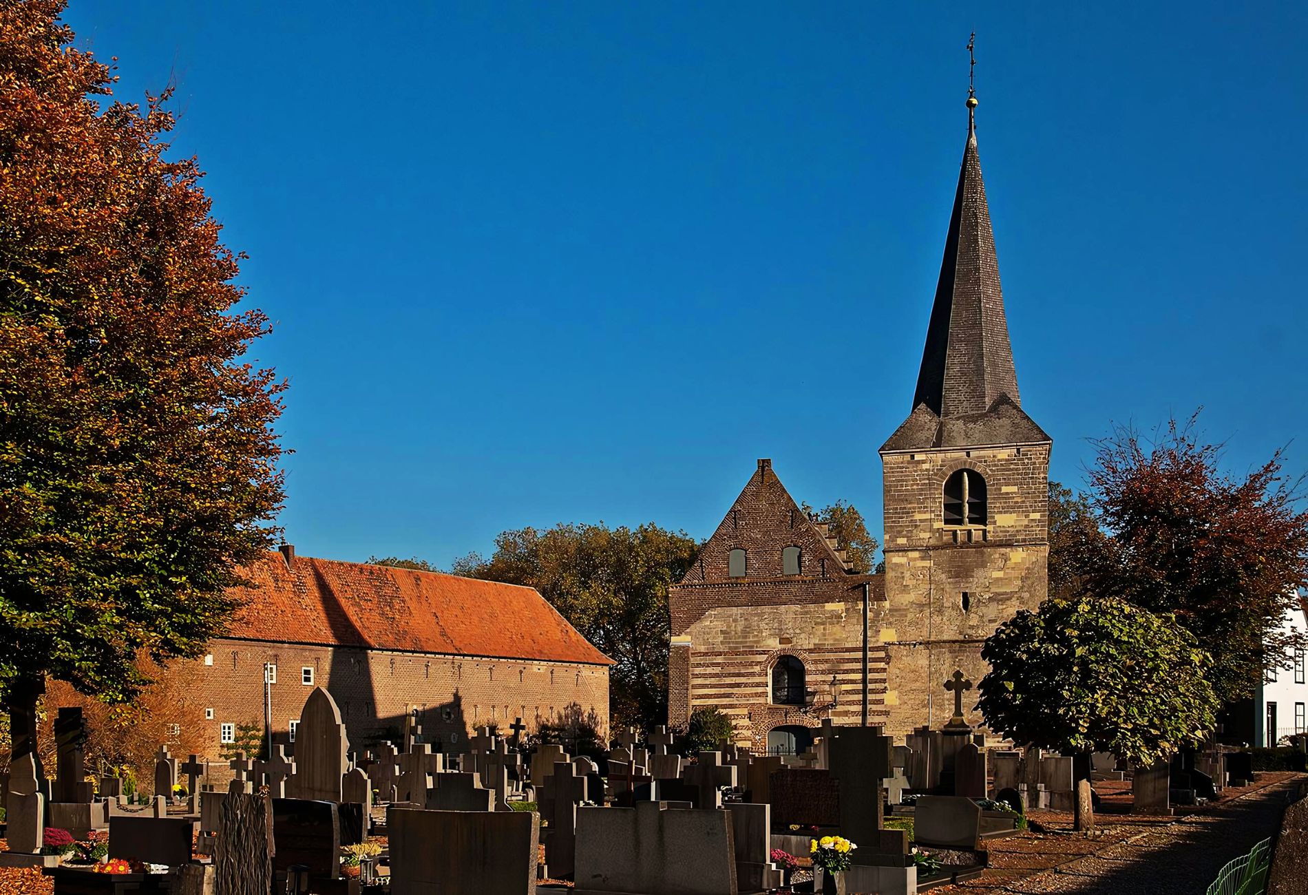 Ontzorgingsprogramma_kleine_maatschappelijk_vastgoedeigenaren_Limburg_heaader_1900x1300