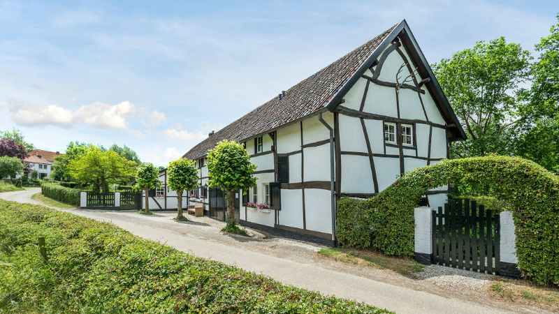 Eerste kantoor Klement Rentmeesters in Pesaken